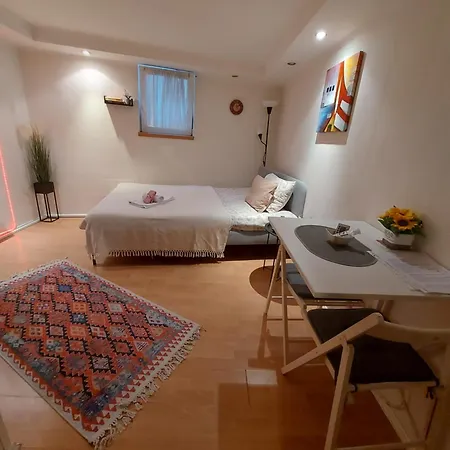 Glorry M Apartment
