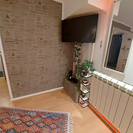 Glorry M Apartment *
